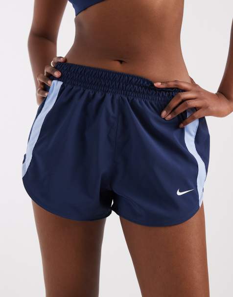 Nike Training – One Dri-FIT – Shorts aus Webstoff in Marineblau und Blau - view 1