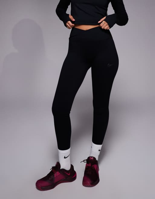 Nike Training – One – Dri-FIT – Svarta leggings med omlottmidja, 2 av 5