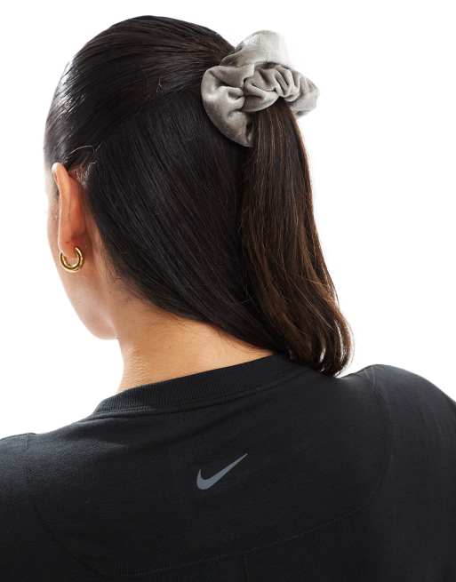 Nike Training - One Dri-FIT - T-shirt comoda nera, 4 di 4
