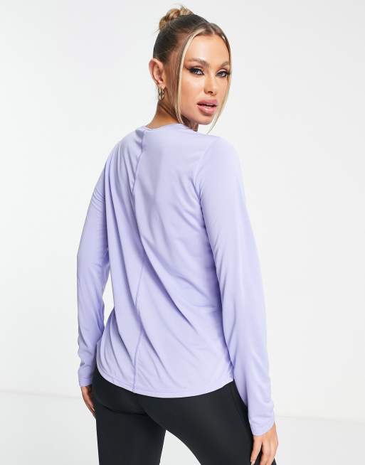 Nike Training - One Dri-FIT - T-shirt met standaard pasvorm en lange mouwen in lila, 2 van 4