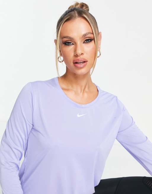 Nike Training - One Dri-FIT - T-shirt met standaard pasvorm en lange mouwen in lila, 3 van 4
