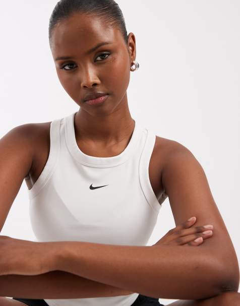 Nike Training – One Dri-FIT – Vitt, kort linne - view 1