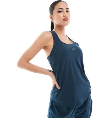 Nike Training - One - Klassisches Tanktop in Navy mit Riemchenträgern-Marineblau