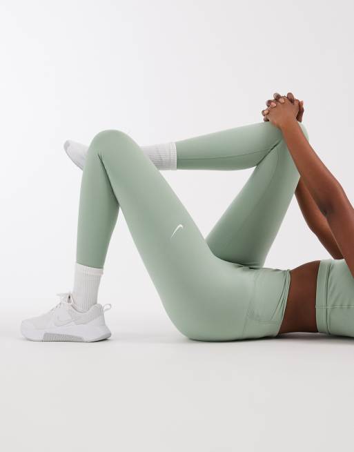 Nike Training - One - Legging 7/8 en tissu Dri-FIT à taille croisée - Vert, 2 de 5