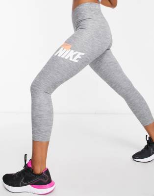 Nike Training One Sculpt Tight cropped leggings in gray-Grey