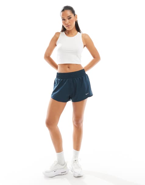 Nike Training – One – Shorts in Marineblau mit mittelhohem Bund, 3 Zoll Schrittlänge - view 1