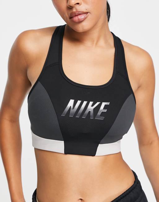 Nike Training - One - Sport-bh met kleurvlakken, logo en medium ondersteuning in zwart, 3 van 4