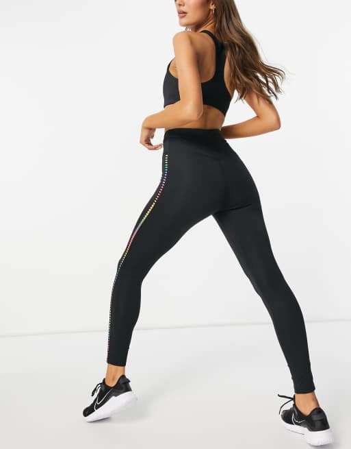 Nike Training – One – Svarta ankellånga leggings med stegvis regnbågsfärgad detalj, 2 av 4