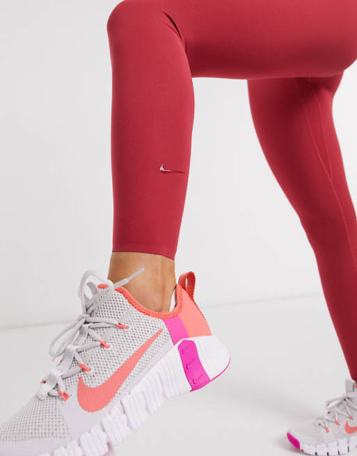 Red and white deals nike leggings