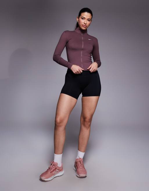 Nike Training - One - Top ajusté à manches longues et fermeture éclair en tissu Dri-FIT - Violet foncé, 3 de 4