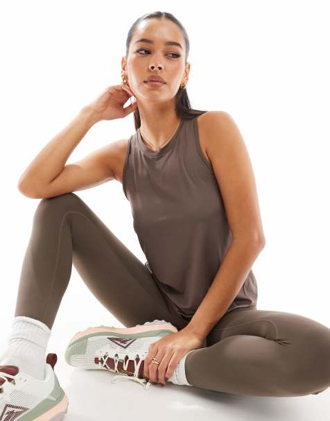 Nike Training – One – Trägertop in Braun - view 1