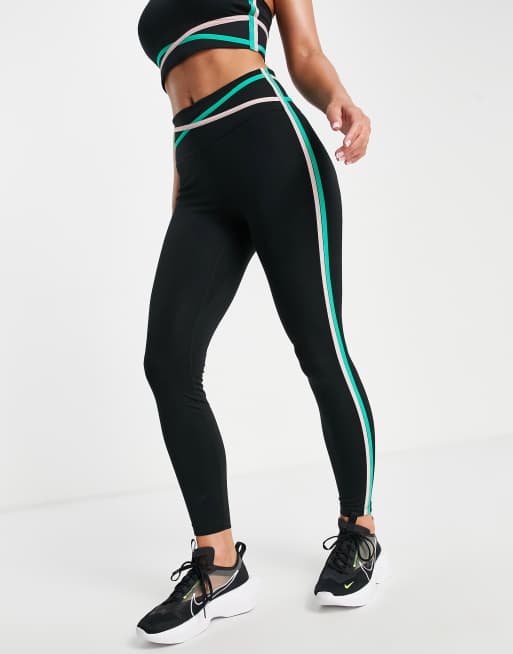 Nike clearance twist leggings