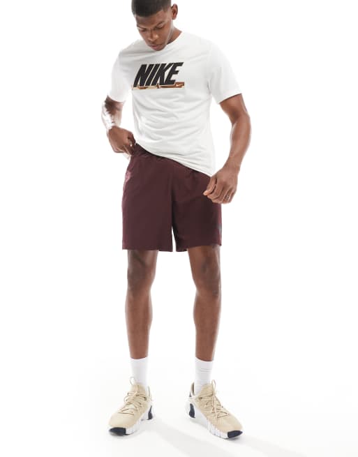 Nike Training - Pantaloncini bordeaux da 7“ con logo, 3 di 5