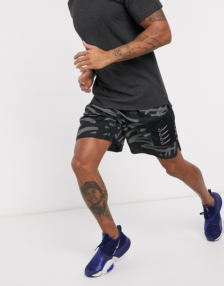 Nike Training - Pantaloncini sportivi con stampa a contrasto neri-Nero