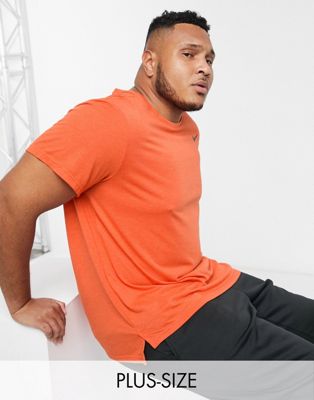 Nike Training - Plus - Ademend T-shirt in oranje