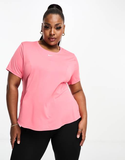 Nike curved 2025 hem t shirt