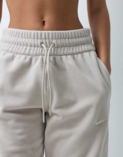 Nike Training polar fleece jogger in beige, 3 van 5