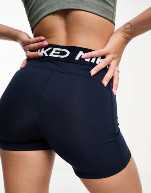 Nike pro training 5 inch shorts hot sale in navy