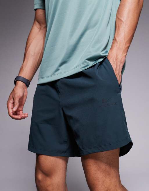 Nike Training Pro Dri-FIT 6 inch shorts in green, 2 of 5