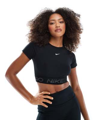 Nike Training - Pro Dri-FIT - Cropped T-Shirt in Schwarz