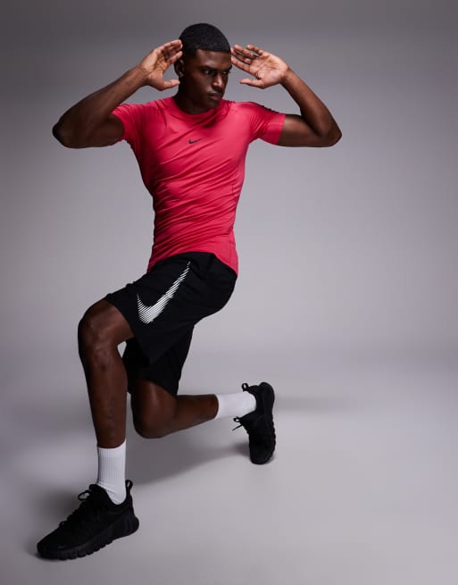 Nike Training Pro Dri-FIT muscle fit t-shirt in pink, 2 of 5