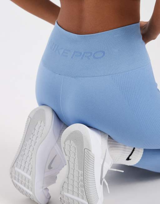 Nike Training Pro Dri-FIT seamless 7/8 legging in blue, 2 of 5