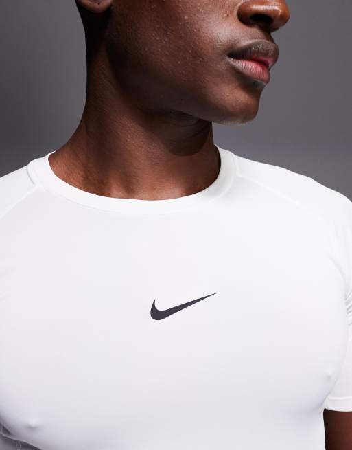 Nike Training - Pro Dri-FIT - T-shirt attillata bianca, 5 di 5