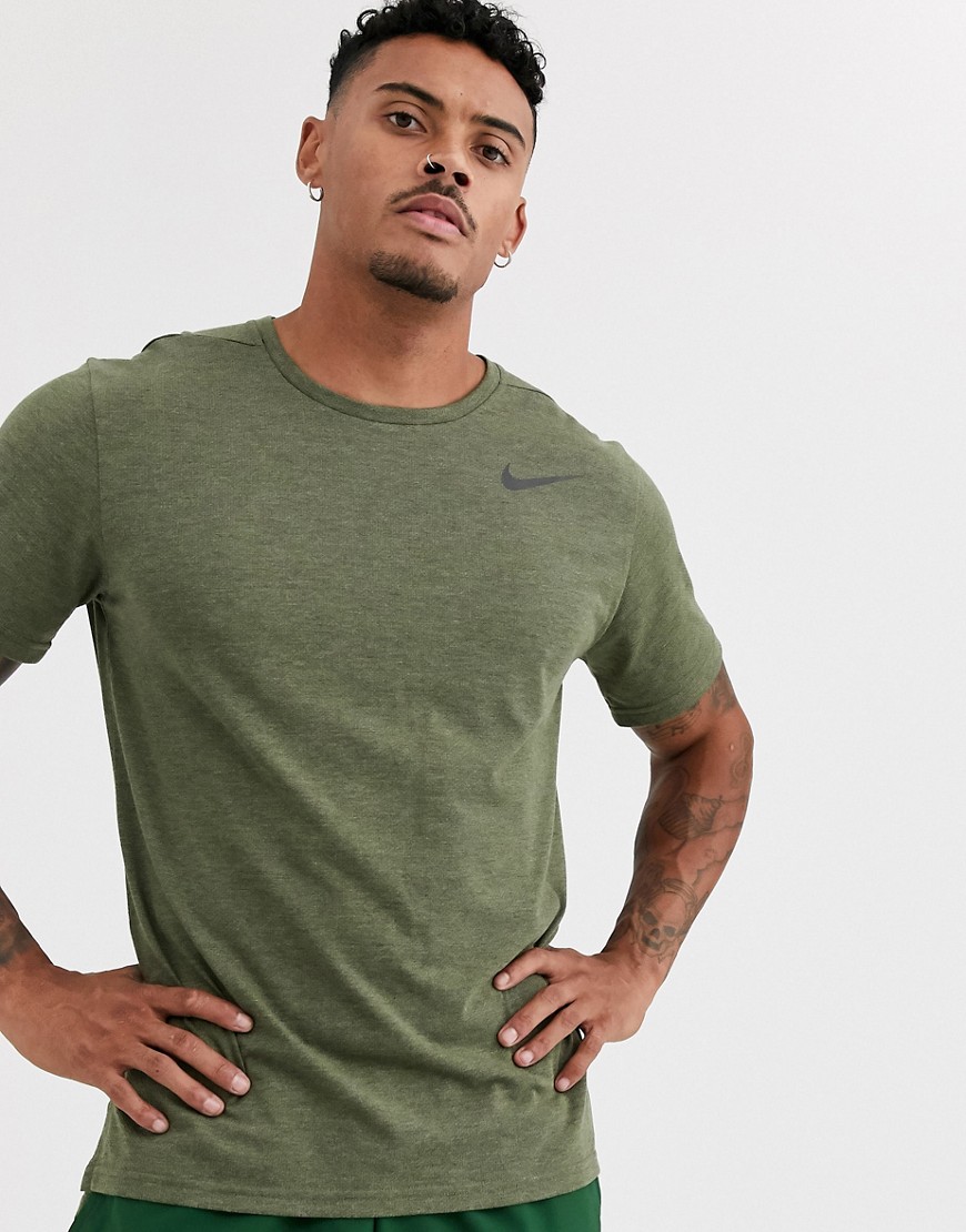 Nike Training - Pro HyperDry T-shirt in kaki-Groen