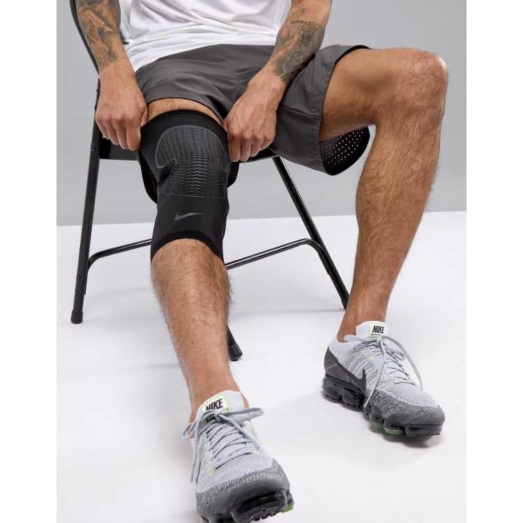 Men's Pro Hyperstrong Thigh Sleeve (L)