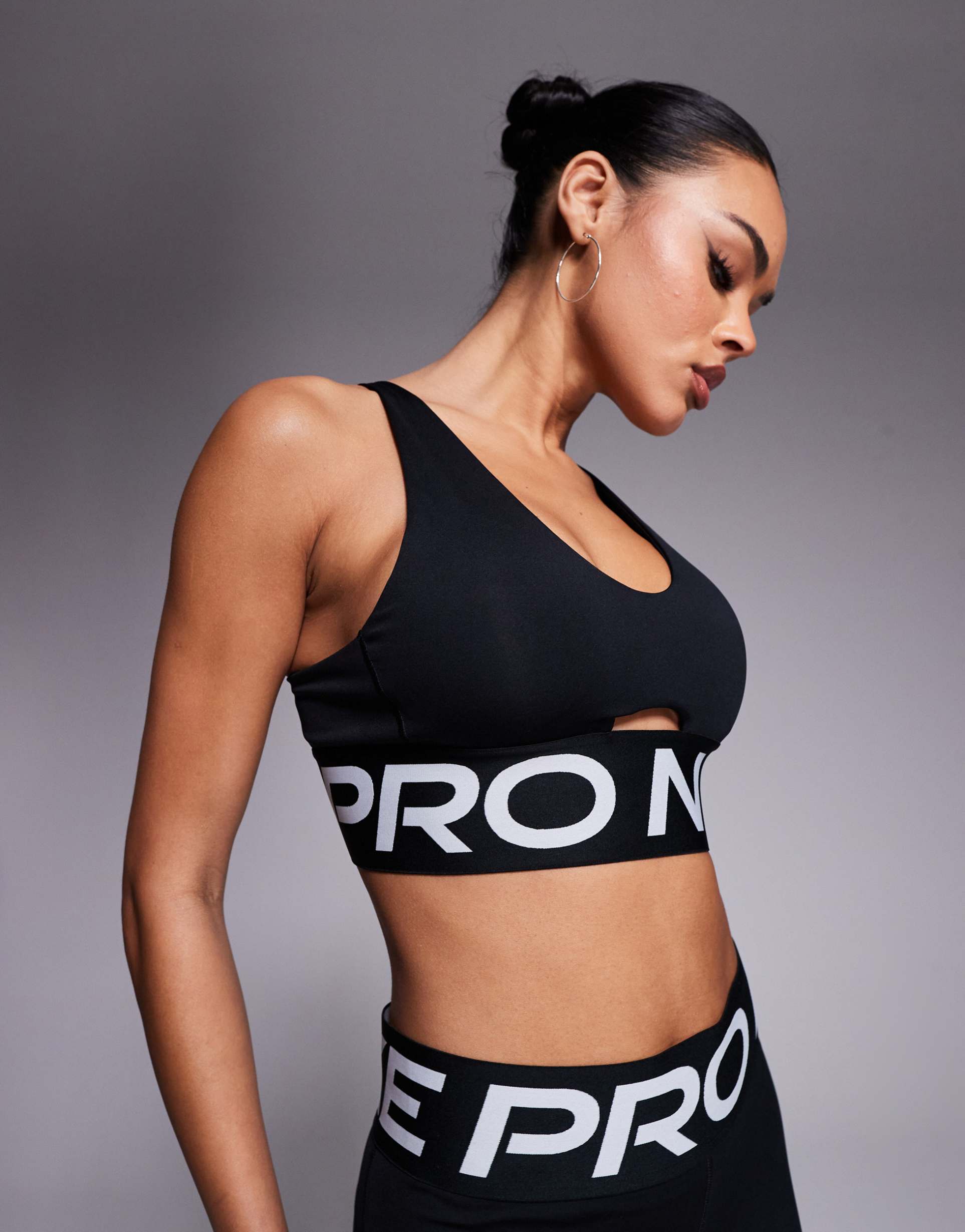 nike training pro indy medium support plunge sports bra in black