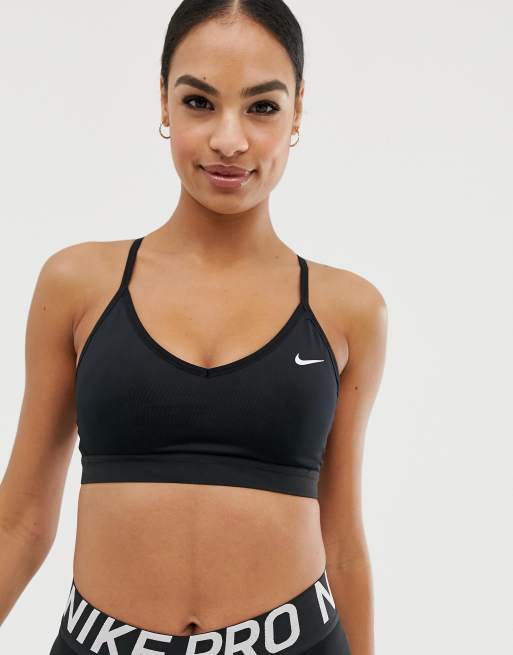 Nike Training Pro – Indy – Sport-BH in Schwarz mit leichter Stützfunktion, 3 von 4