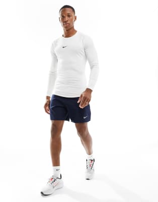 Pro muscle fit longsleeve top in white