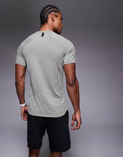 Nike Training Pro muscle fit top in green, 3 of 5