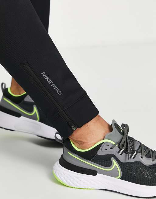 Nike therma sphere outlet joggers