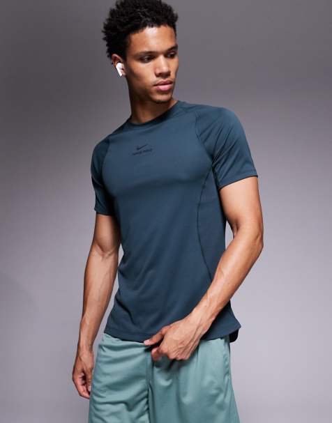 Nike Training - Pro - T-shirt moulant en tissu Dri-FIT - Vert - view 1