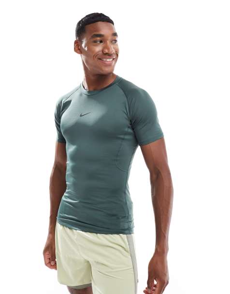 Nike Training Pro tight short sleeve top in green - view 1