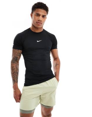 Pro tight t-shirt in black