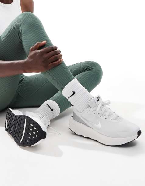 Nike Training - Promina - Premium - Baskets - Blanc et scintillant - view 1