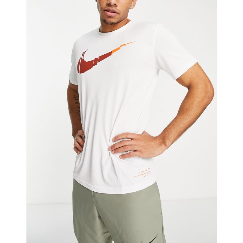 Activewear Uomo Nike Training - Q5 - T-shirt bianca con logo