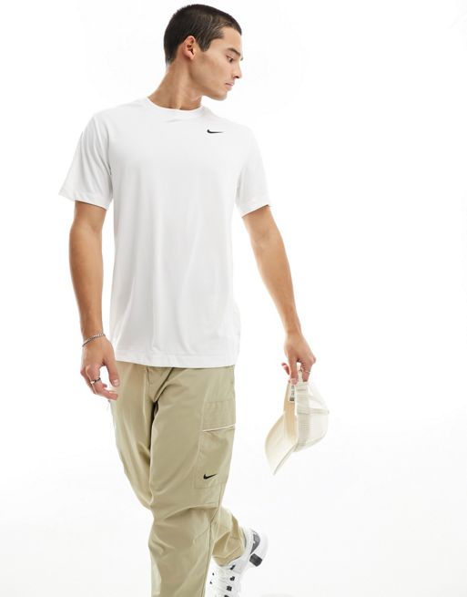 nike partie Training Reset Dri-Fit t-shirt in white