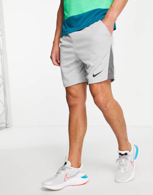 Light gray best sale nike shorts