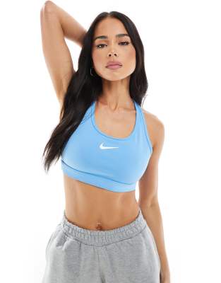 Nike Training - Sport-BH in Hellblau mit mittlerer Stützfunktion und Swoosh-Logo