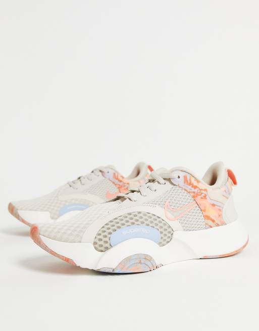 Nike Training - SuperRep Go 2 - Baskets - Blanc cassé et rose