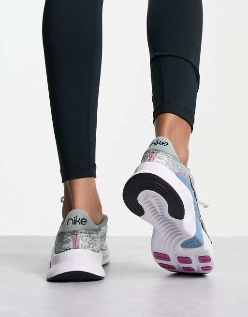 Nike tr 3 flyknit hot sale