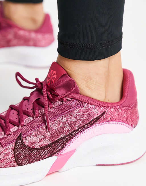 Sports direct pink outlet nike trainers