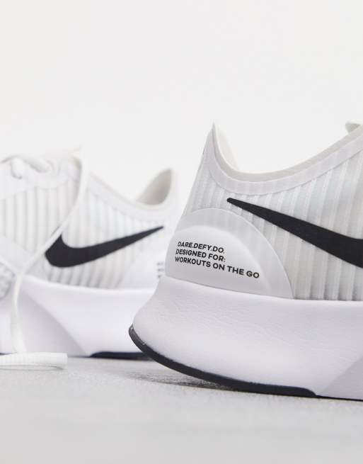 White nike gym store trainers womens