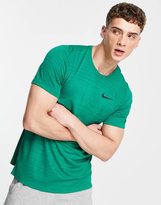 Nike dri fit store t shirt green