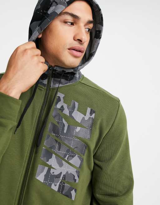 Nike Training - Sweater met camouflageprint en rits in kaki