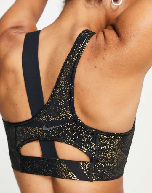 Nike Training – Swoosh Dri-FIT – Asymmetrischer, glitzernder Sport-BH in Schwarz mit mittlerer Stützfunktion und Print, 3 von 4
