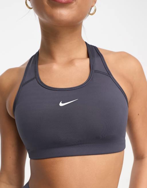 Nike Training Swoosh Dri FIT Reggiseno sportivo a supporto leggero imbottito grigio con logo ASOS